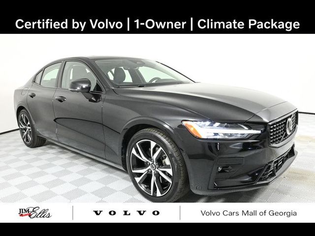 2024 Volvo S60 Plus Dark Theme