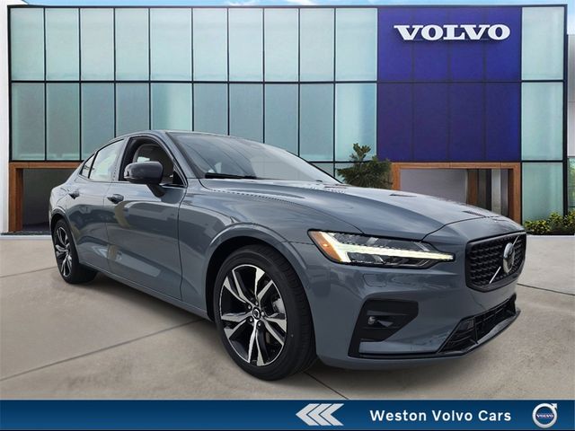 2024 Volvo S60 Plus Dark Theme