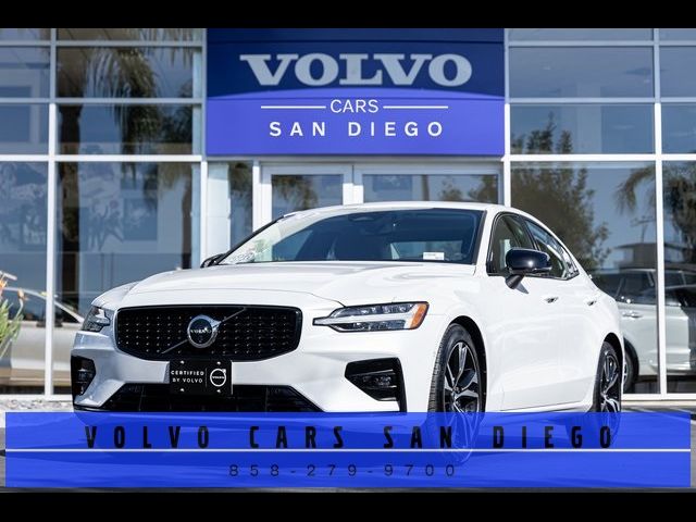 2024 Volvo S60 Plus Dark Theme