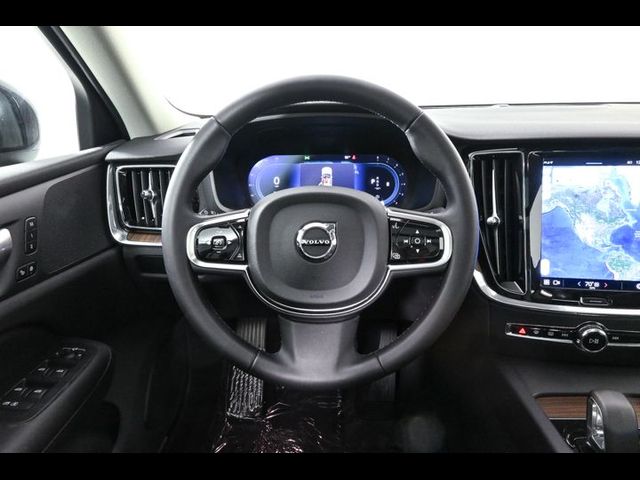 2024 Volvo S60 Plus Dark Theme