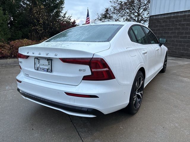 2024 Volvo S60 Plus Dark Theme