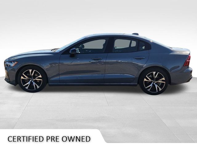 2024 Volvo S60 Plus Dark Theme