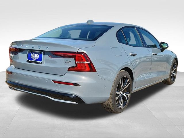 2024 Volvo S60 Plus Dark Theme