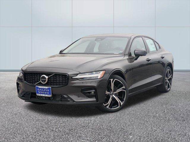 2024 Volvo S60 Plus Dark Theme