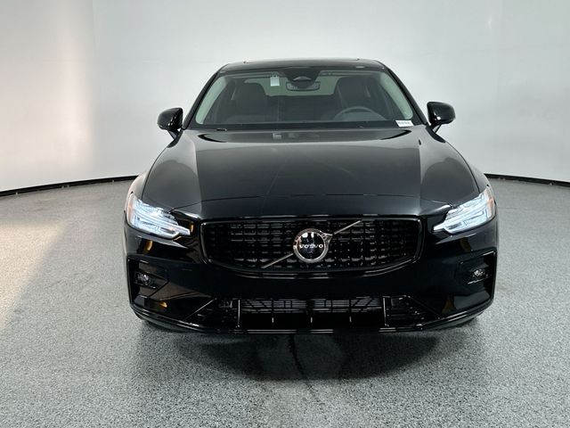 2024 Volvo S60 Plus Dark Theme