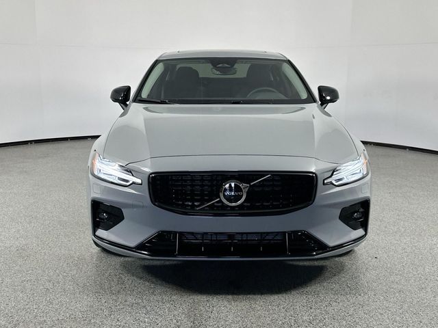 2024 Volvo S60 Plus Dark Theme