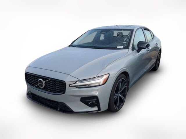 2024 Volvo S60 Plus Dark Theme