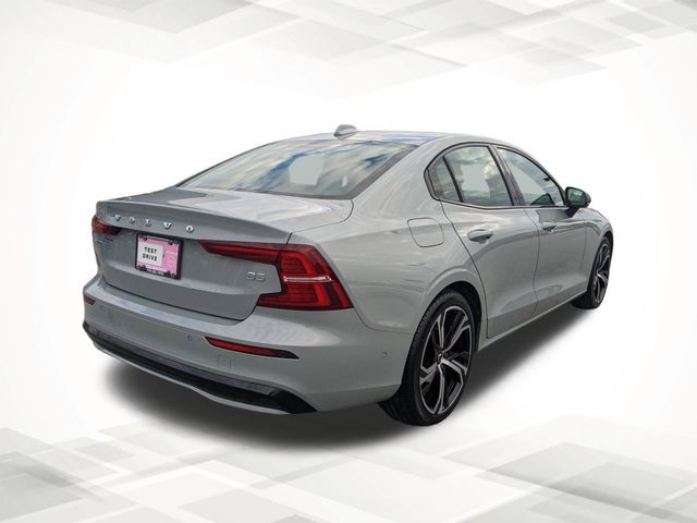 2024 Volvo S60 Plus Dark Theme