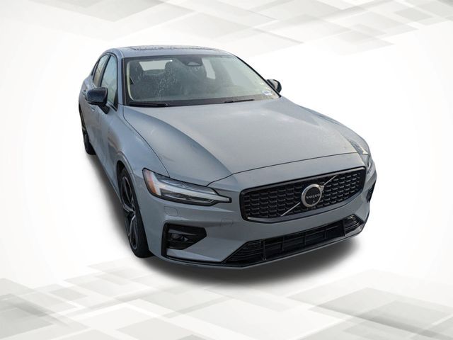 2024 Volvo S60 Plus Dark Theme