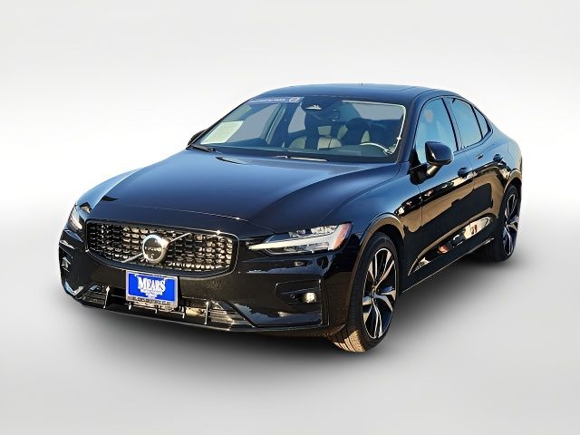 2024 Volvo S60 Plus Dark Theme