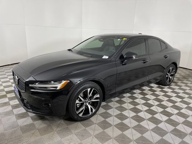 2024 Volvo S60 Plus Dark Theme