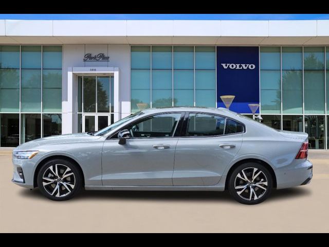 2024 Volvo S60 Plus Dark Theme