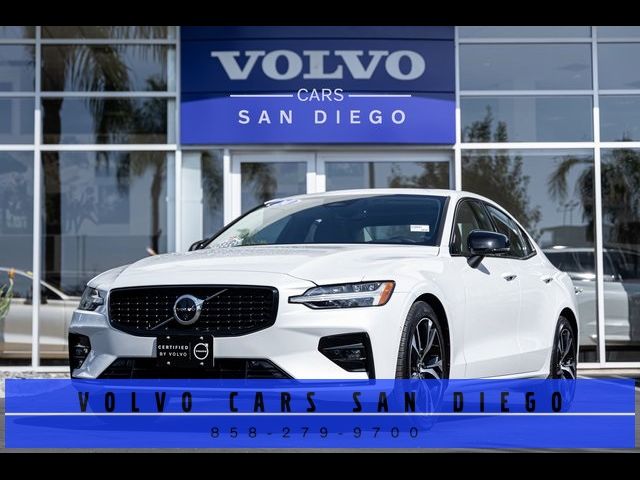 2024 Volvo S60 Plus Dark Theme