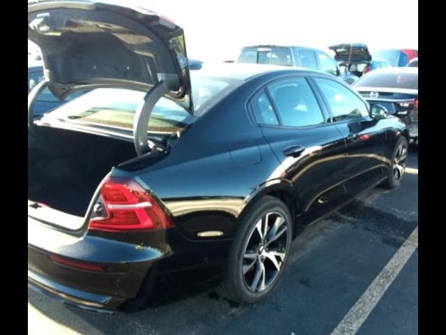 2024 Volvo S60 Plus Dark Theme