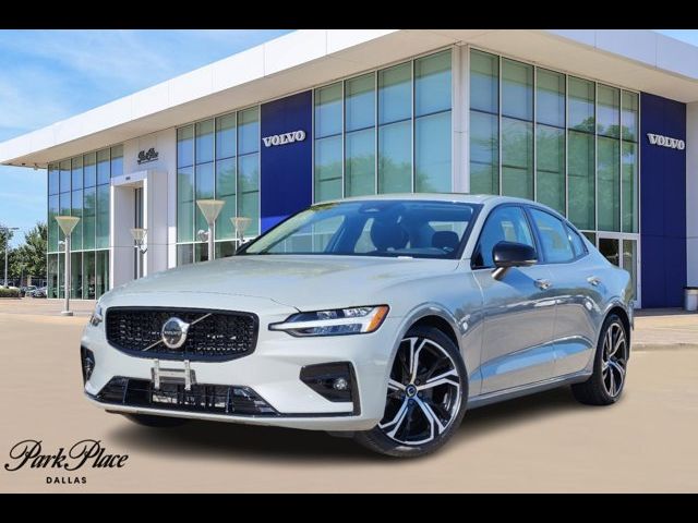 2024 Volvo S60 Plus Dark Theme