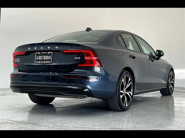 2024 Volvo S60 Plus Dark Theme