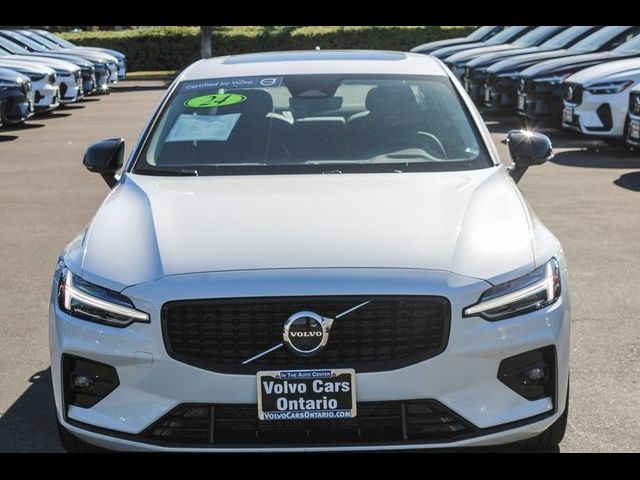 2024 Volvo S60 Plus Dark Theme