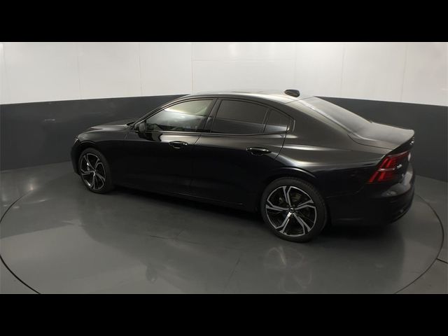 2024 Volvo S60 Plus Dark Theme