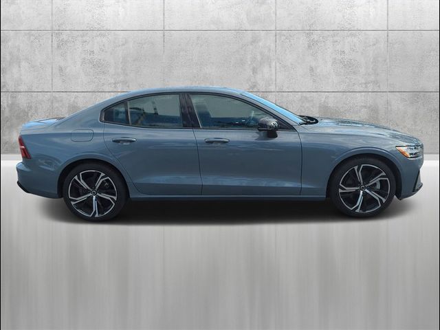 2024 Volvo S60 Plus Dark Theme