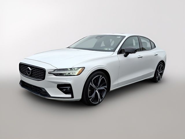 2024 Volvo S60 Plus Dark Theme