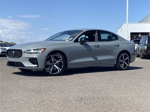 2024 Volvo S60 Plus Dark Theme