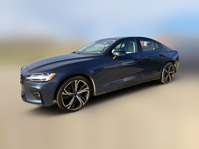 2024 Volvo S60 Plus Dark Theme