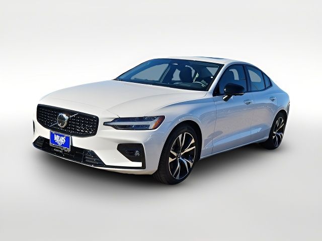 2024 Volvo S60 Plus Dark Theme