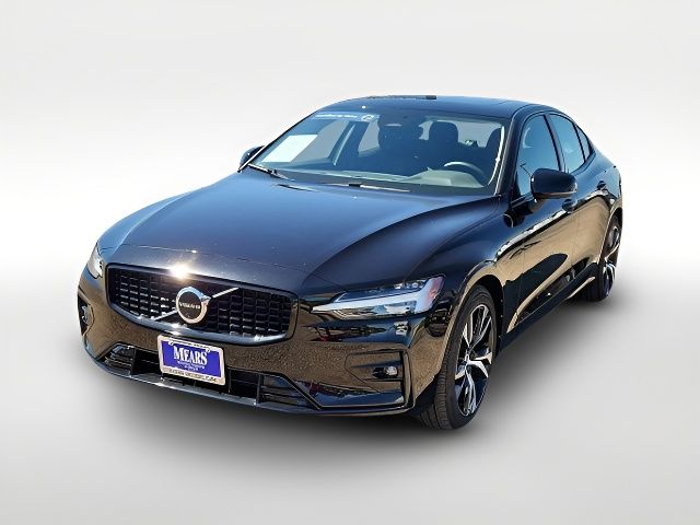 2024 Volvo S60 Plus Dark Theme