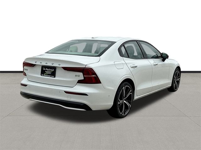 2024 Volvo S60 Plus Dark Theme