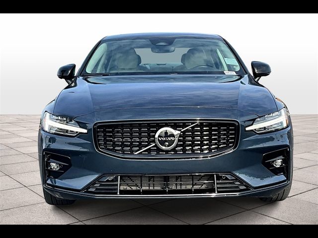 2024 Volvo S60 Plus Dark Theme