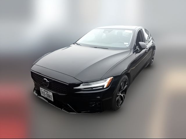 2024 Volvo S60 Plus Dark Theme