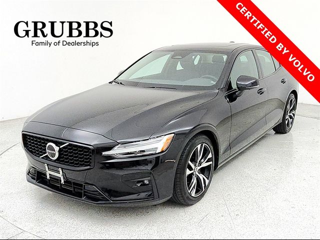 2024 Volvo S60 Plus Dark Theme