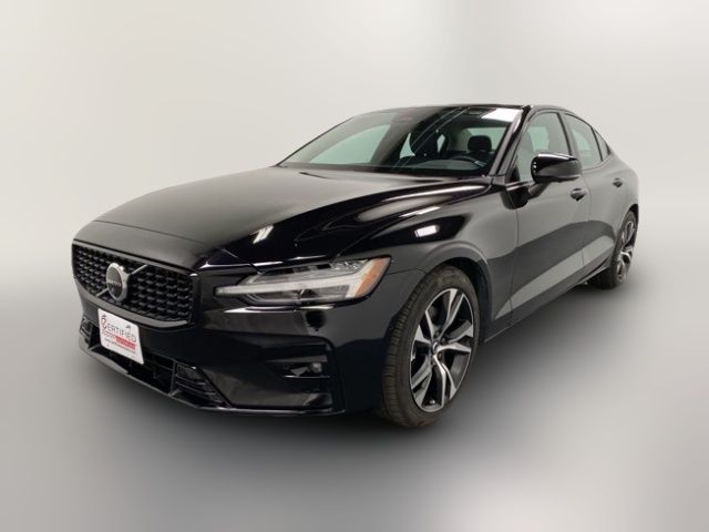 2024 Volvo S60 Plus Dark Theme