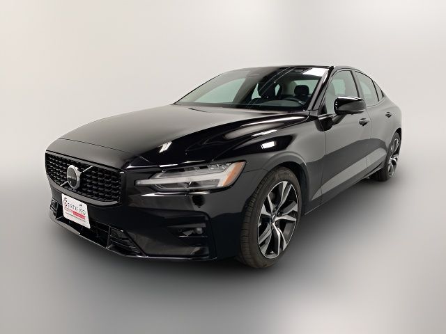 2024 Volvo S60 Plus Dark Theme