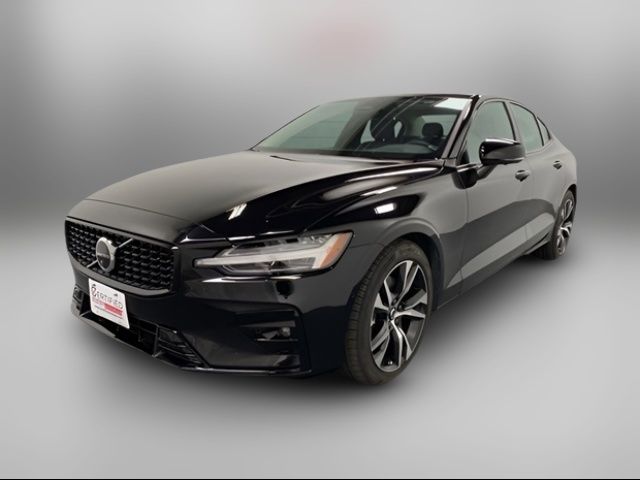 2024 Volvo S60 Plus Dark Theme