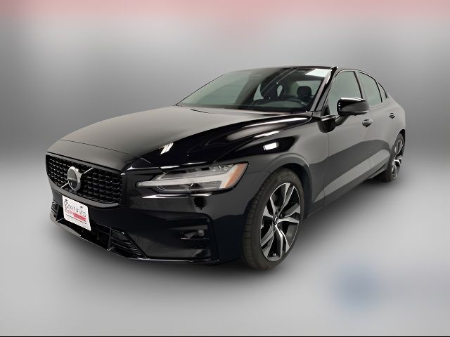 2024 Volvo S60 Plus Dark Theme