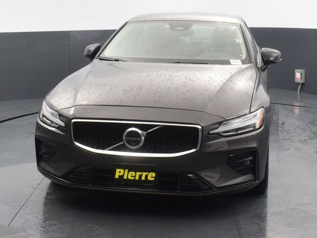 2024 Volvo S60 Plus Dark Theme