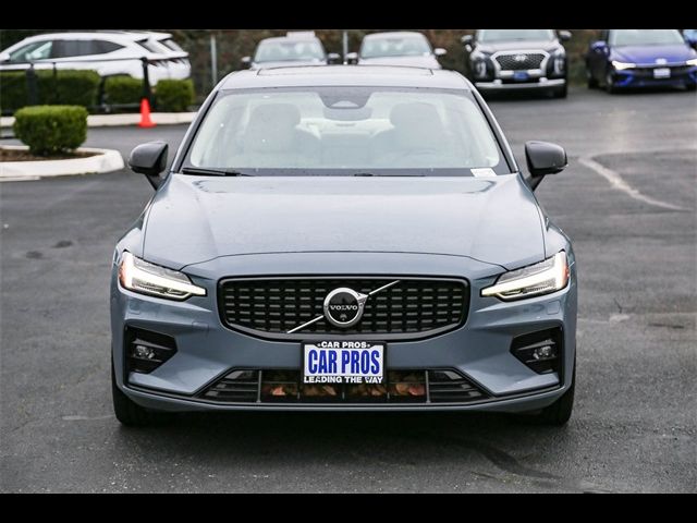 2024 Volvo S60 Plus Dark Theme