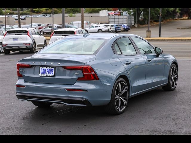 2024 Volvo S60 Plus Dark Theme