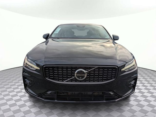 2024 Volvo S60 Plus Dark Theme