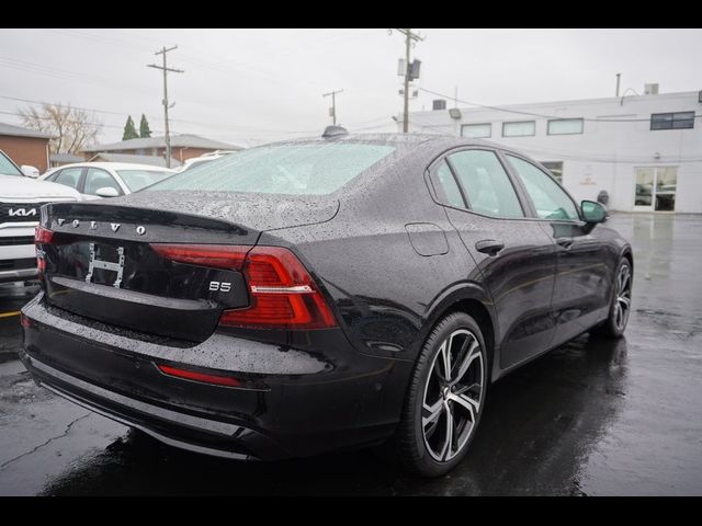 2024 Volvo S60 Plus Dark Theme