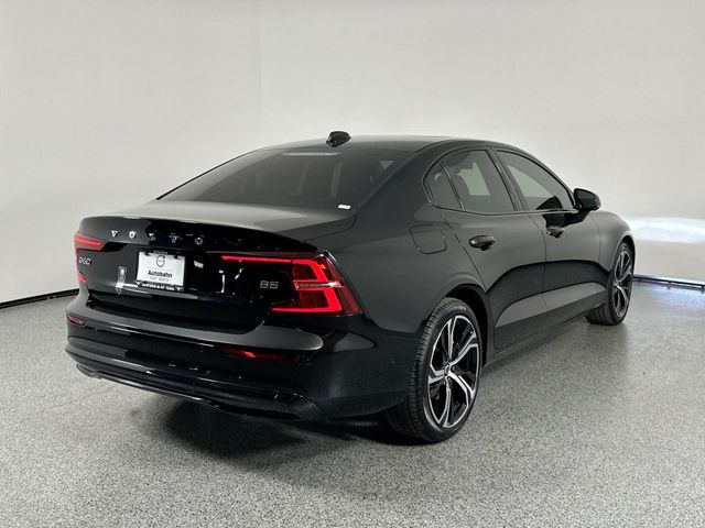 2024 Volvo S60 Plus Dark Theme