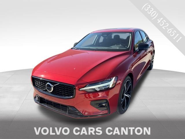 2024 Volvo S60 Plus Dark Theme