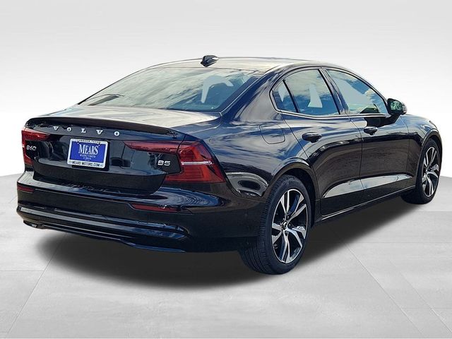 2024 Volvo S60 Plus Dark Theme