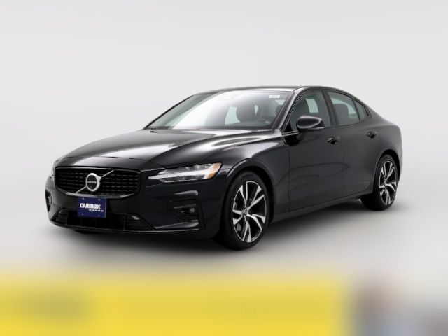 2024 Volvo S60 Plus Dark Theme