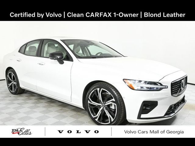 2024 Volvo S60 Plus Dark Theme