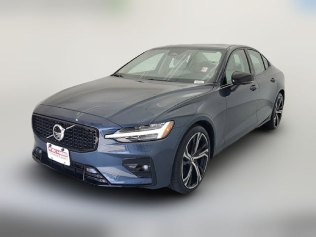 2024 Volvo S60 Plus Dark Theme