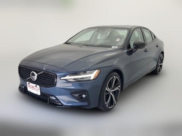 2024 Volvo S60 Plus Dark Theme