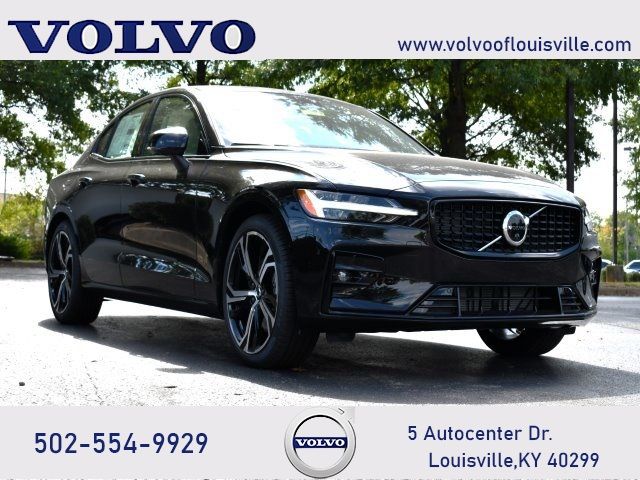 2024 Volvo S60 Plus Dark Theme