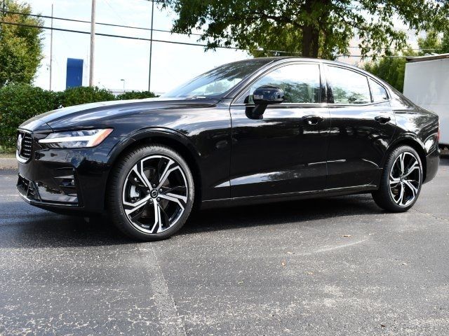 2024 Volvo S60 Plus Dark Theme